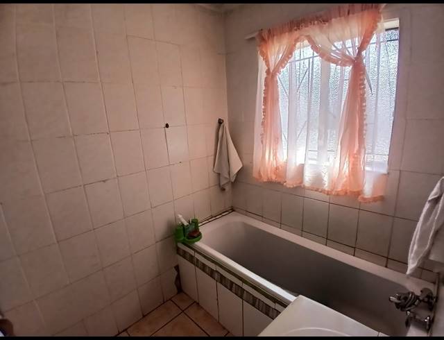 3 BEDROOM HOUSE FOR SALE IN EVATON WEST